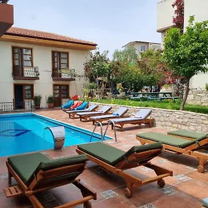 Sezgin Otel